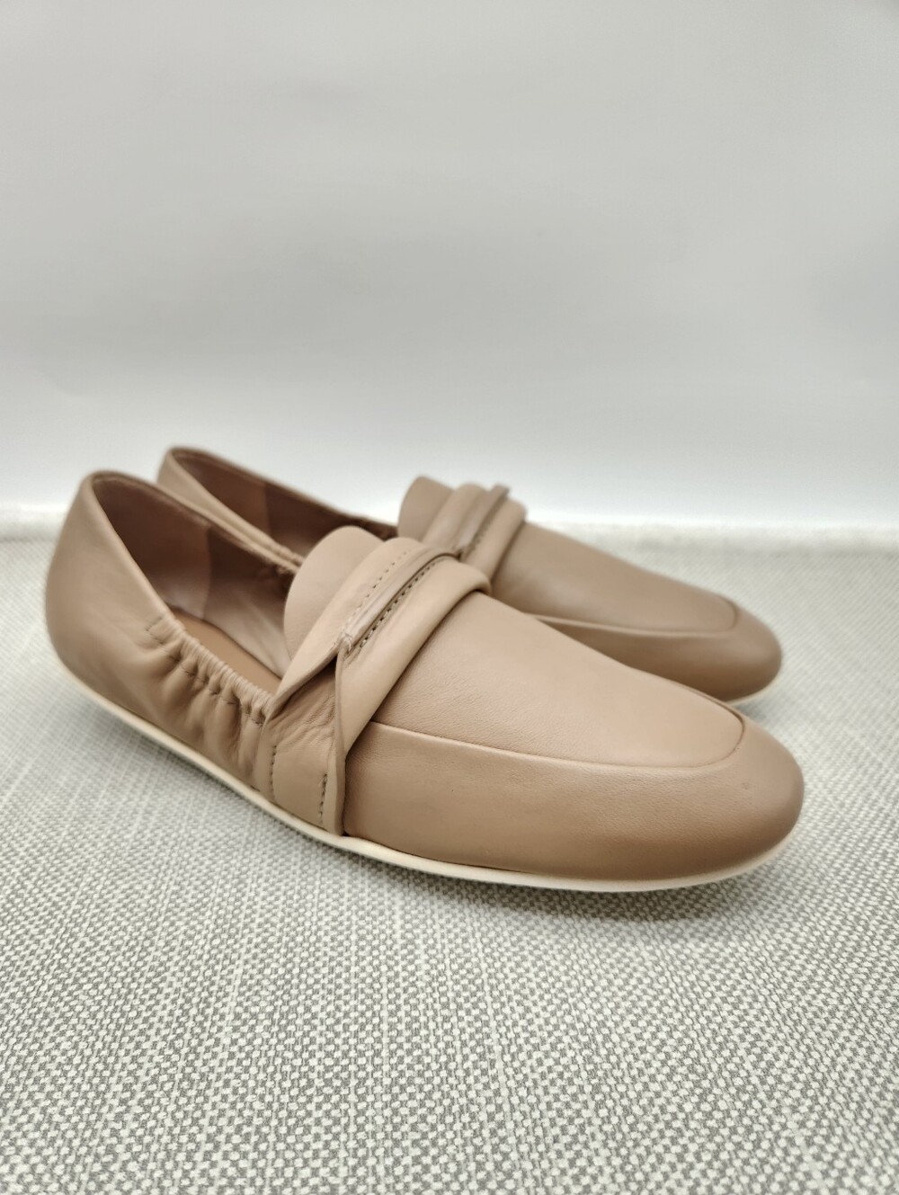 Mercedes Castillo Erin Size 6 Loafer Beige Nude Leather Ballet Flats Slip On